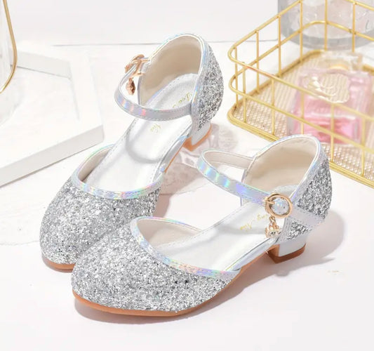 Charm de diamantes, tacones altos de princesa con purpurina