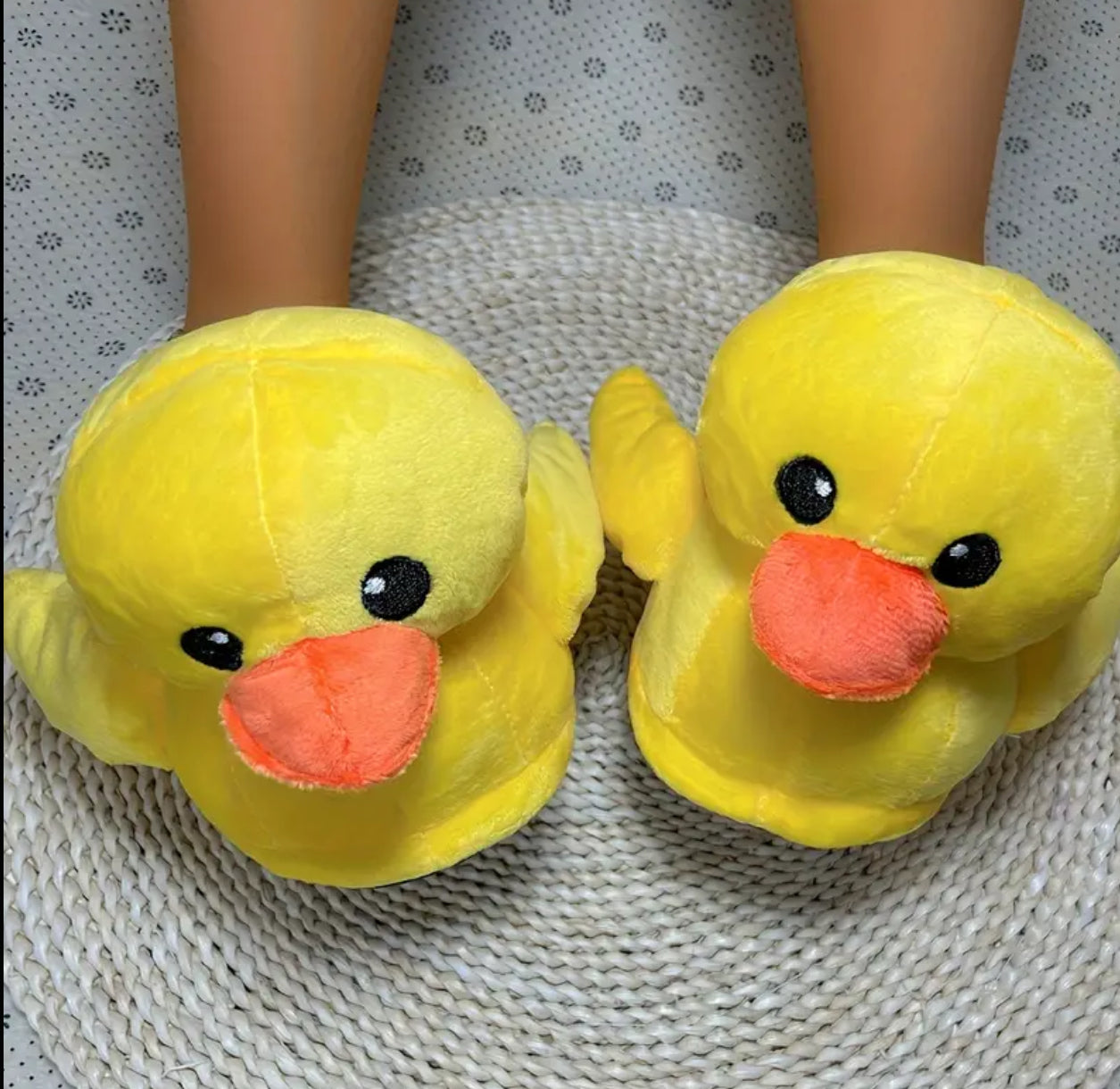 "Ducky" për të rritur, pantofla të lehta me taban të butë