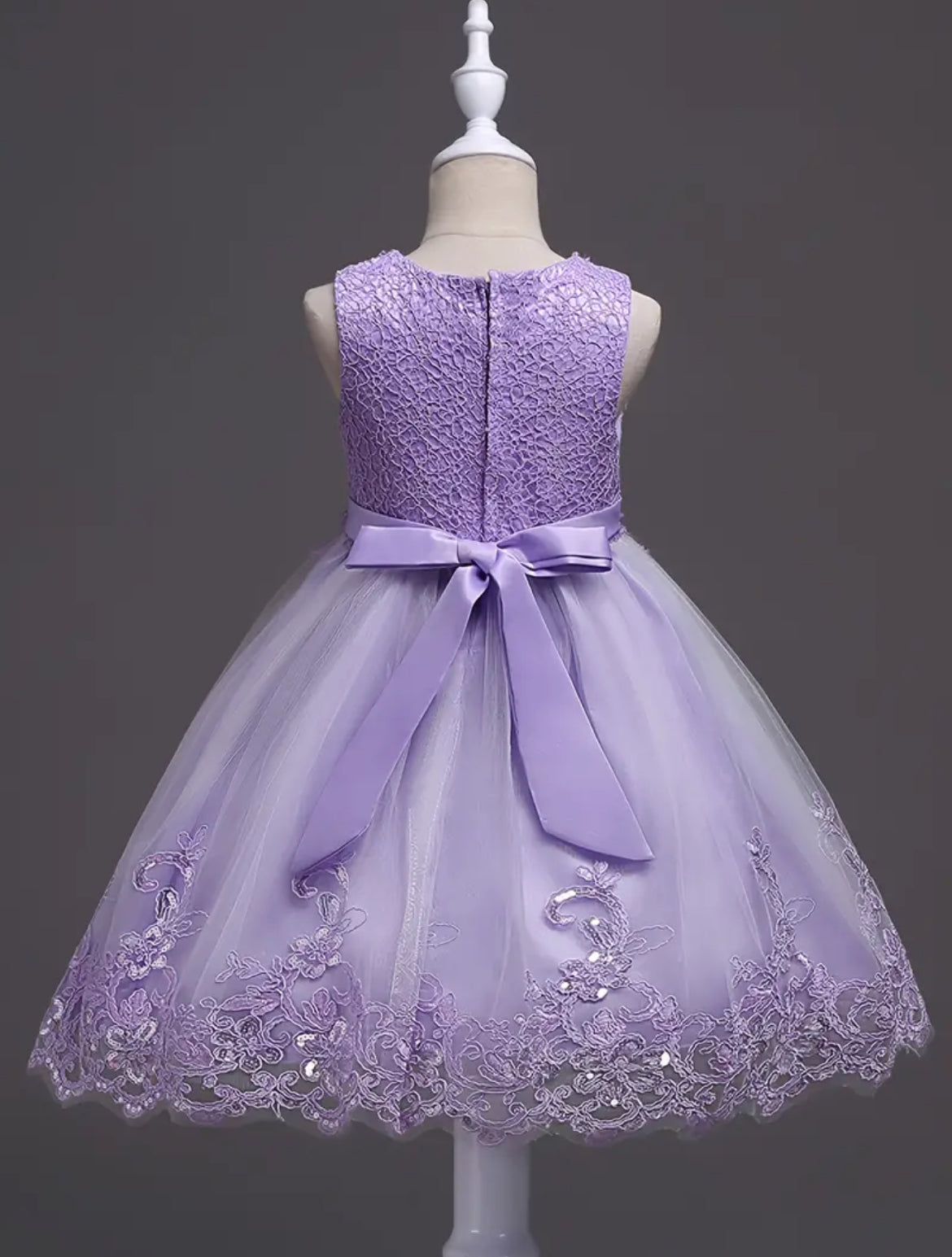 Vestido de princesa con tutú y flores dulces