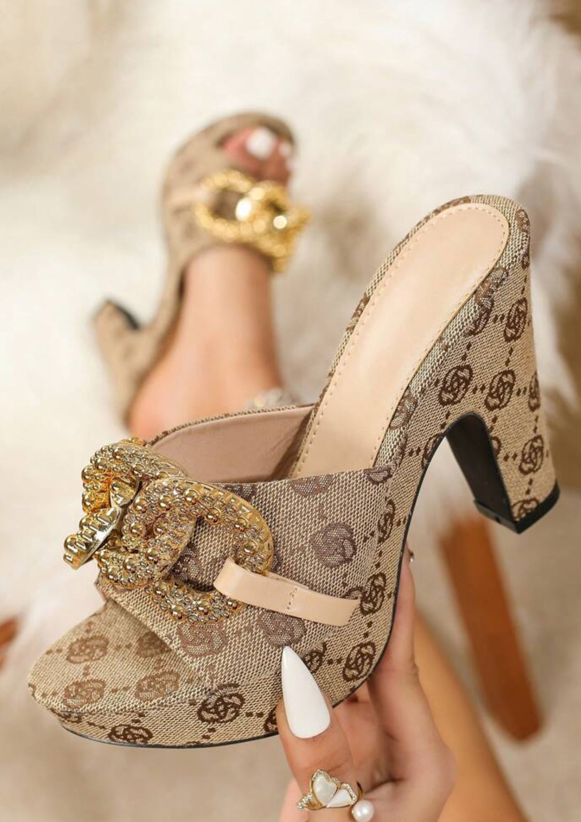 Comfortable Retro Print Fabric Metallic Buckle Round Toe High Heel Thick Sole Sandals