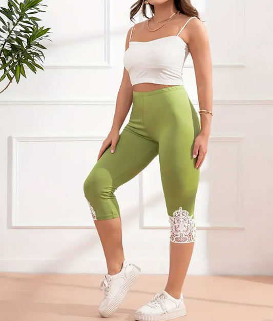 Sporty Capri Leggings With Lace Trim And Elastic Waistband, 1XL-4XL