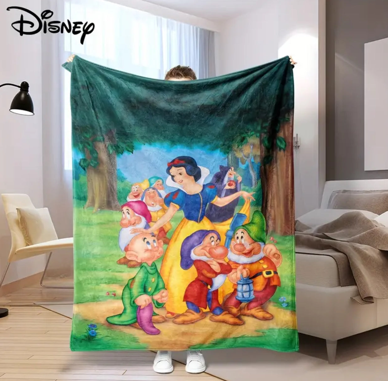 Snow White and the Seven Dwarfs Throw Blanket