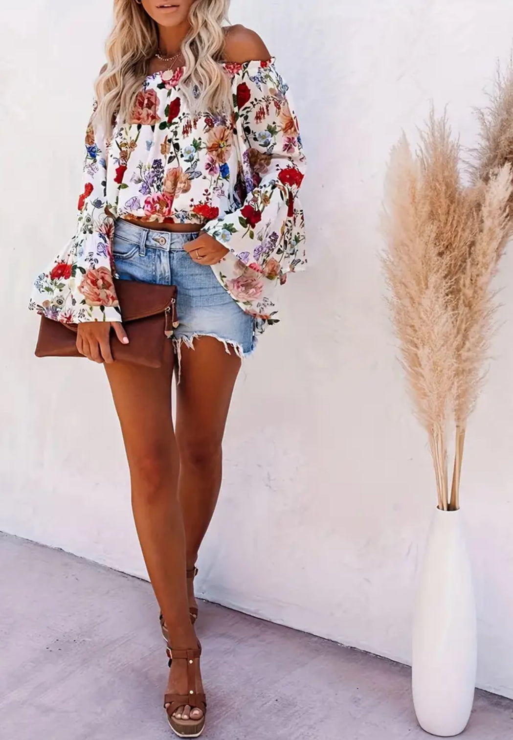 Blusa holgada con mangas acampanadas y ribetes con volantes “Floral Paradise”