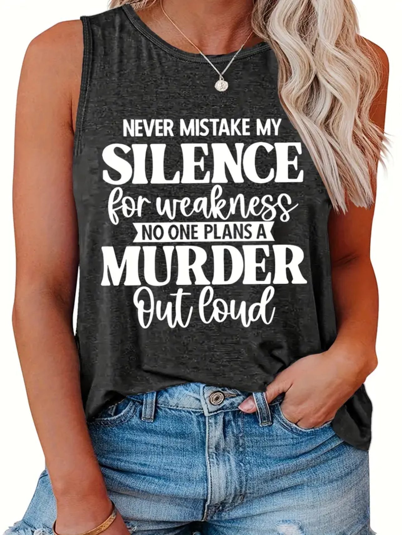 Top casual sin mangas “Planning a Murder”, talla grande