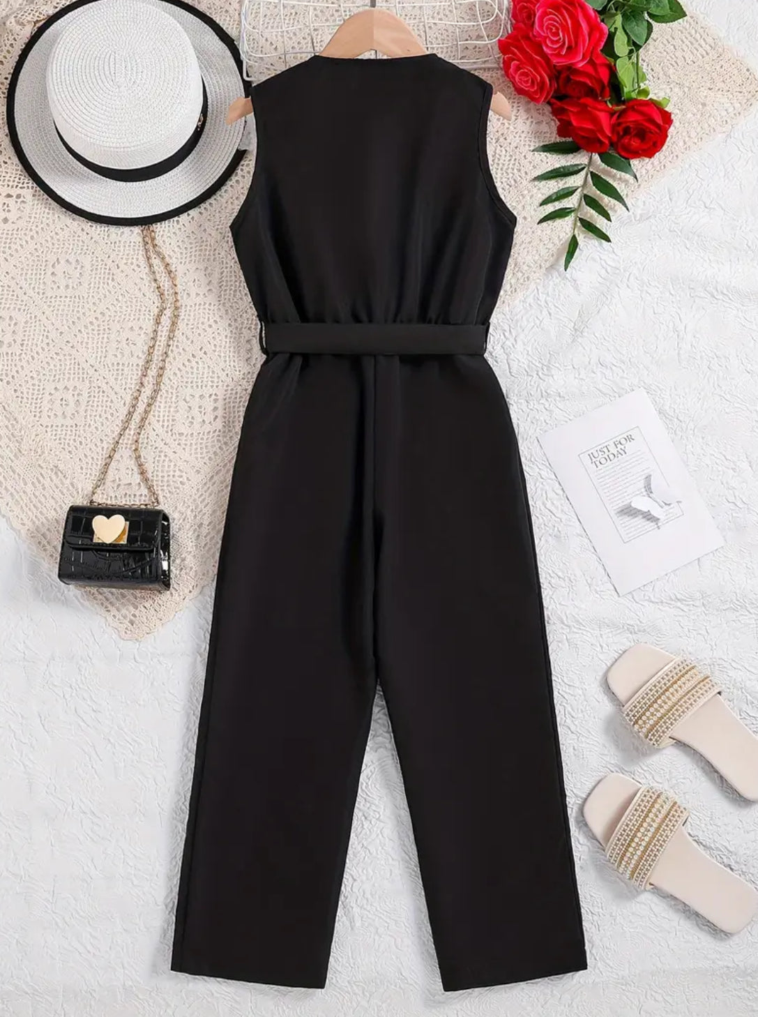 ‘PROFESH’ 🖤 Stylish Solid Color Sleeveless Lapel Jumpsuit With Belt For Girls 