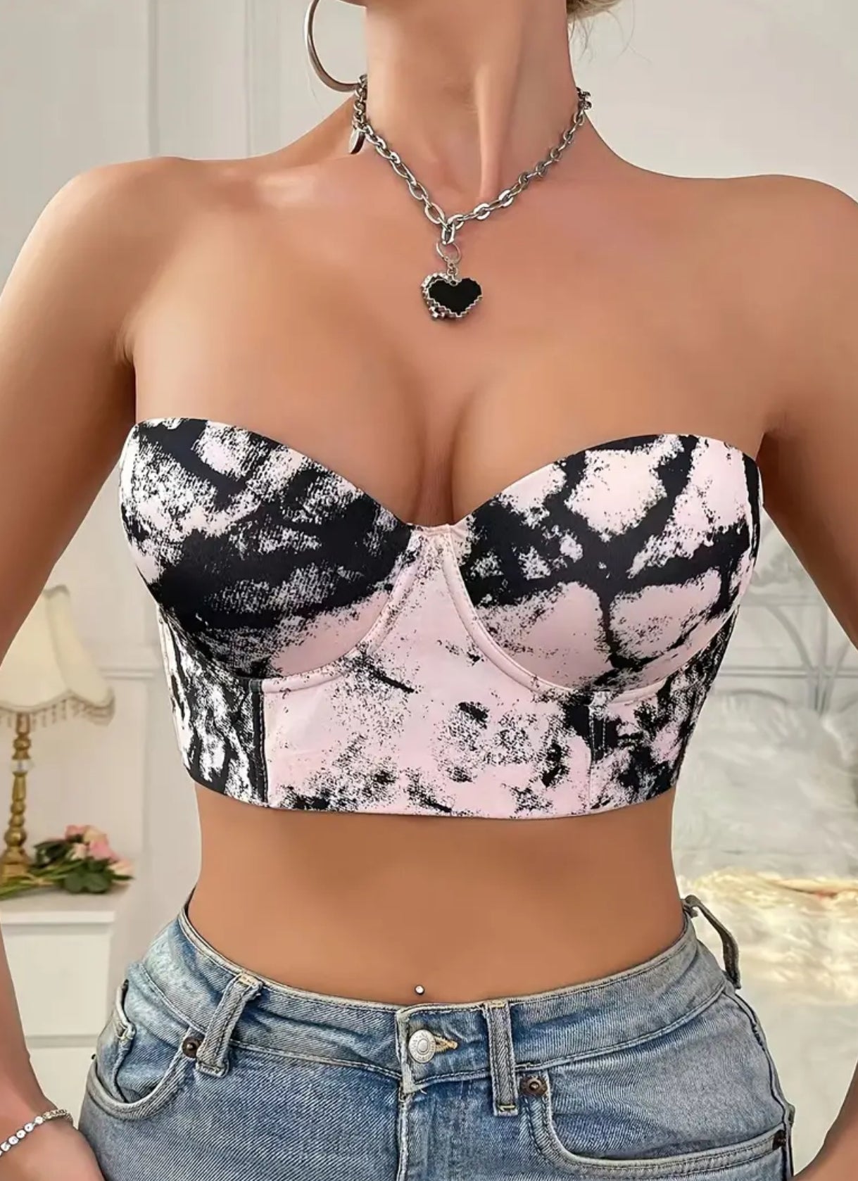 Top tipo bralette sexy y elegante sin tirantes, con relleno y top corto versátil