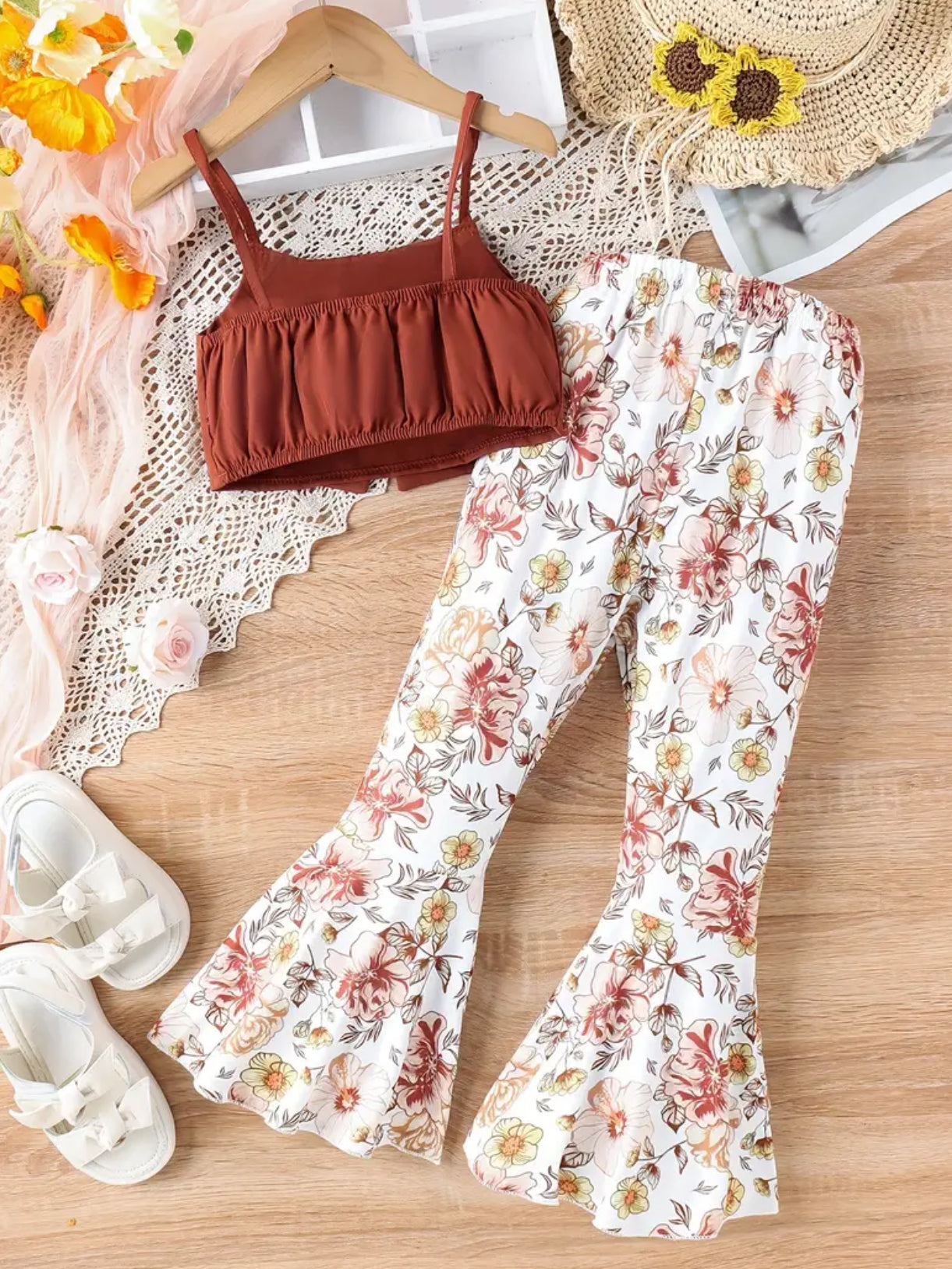 2pcs Elegant Bow Decor Cami Top + Floral Flare Pants