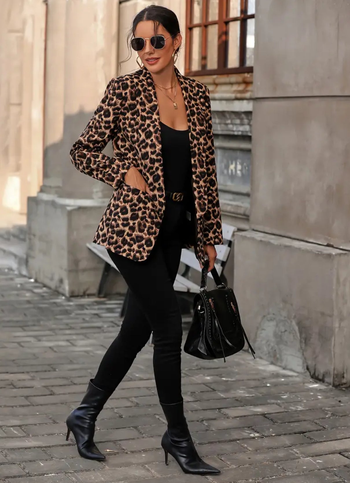 Blazer elegante de manga larga con solapa y frente abierto con estampado de leopardo