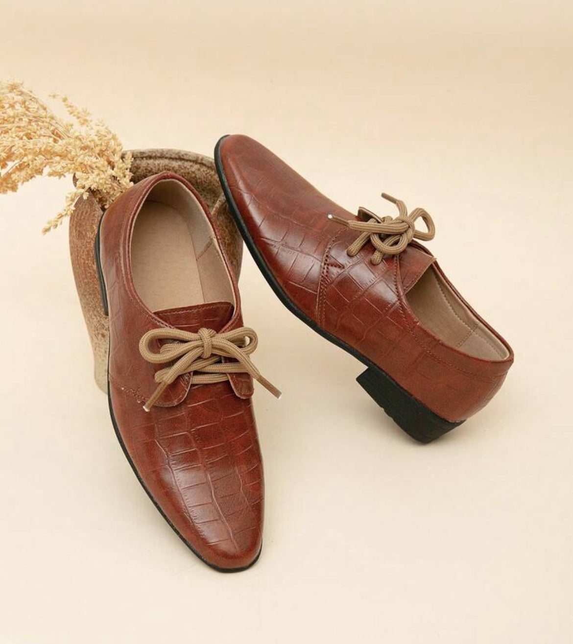 “Swanky Boys” Embossed Classic Retro Chelsea Pointed Leather Shoes