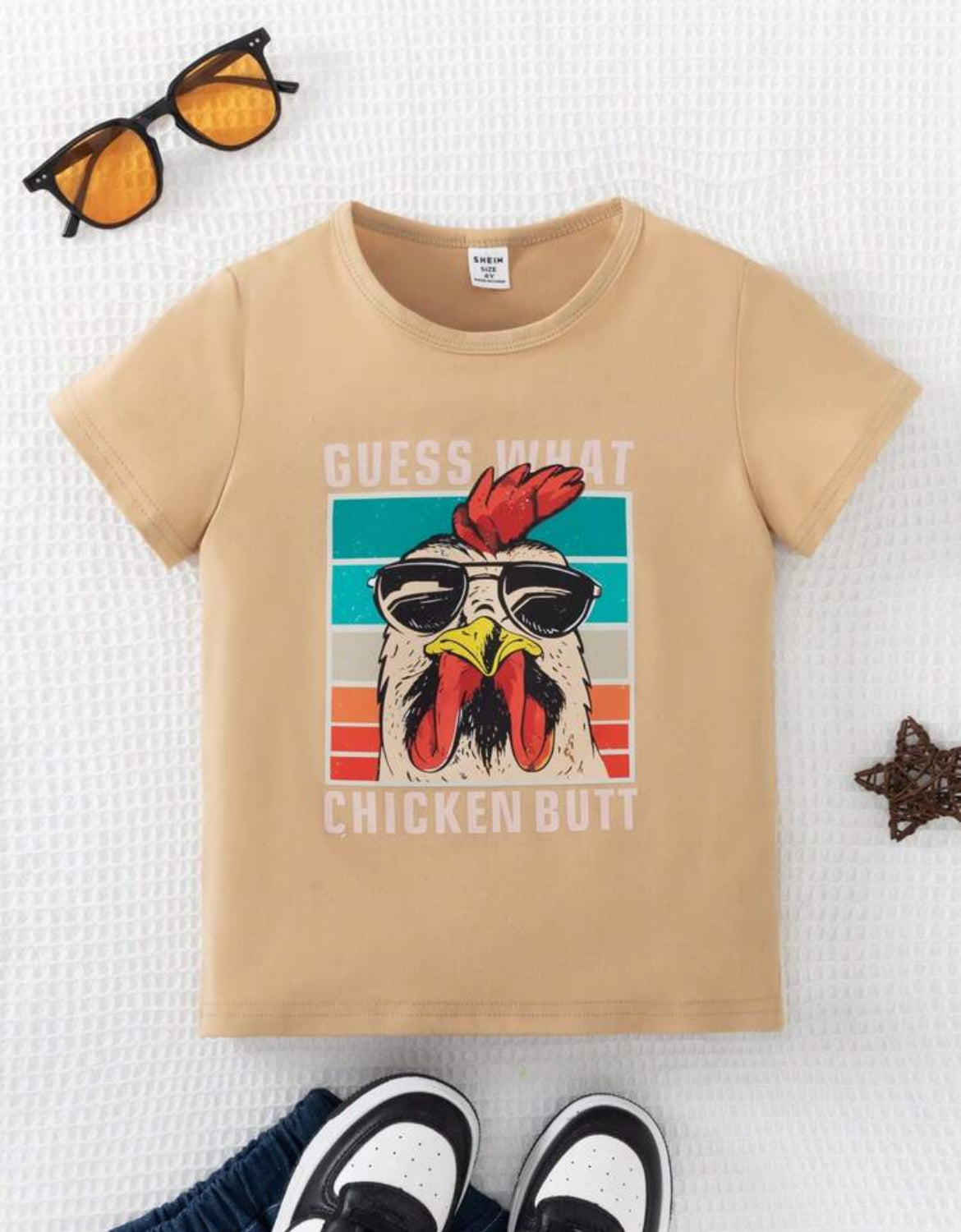 Camiseta de manga corta para niño pequeño “Ckicken Butt”