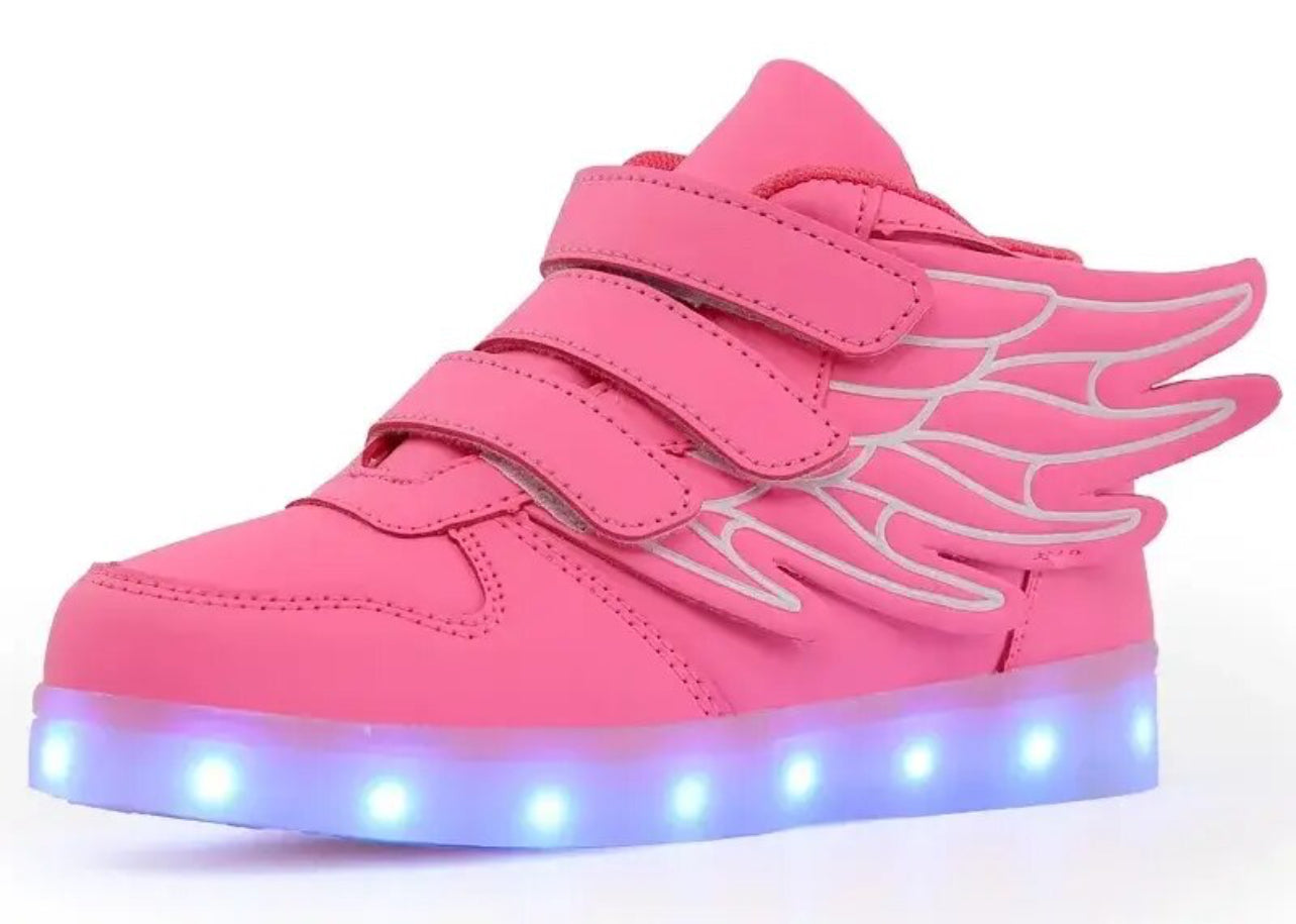 Color Wing, zapatos luminosos con carga LED para niños