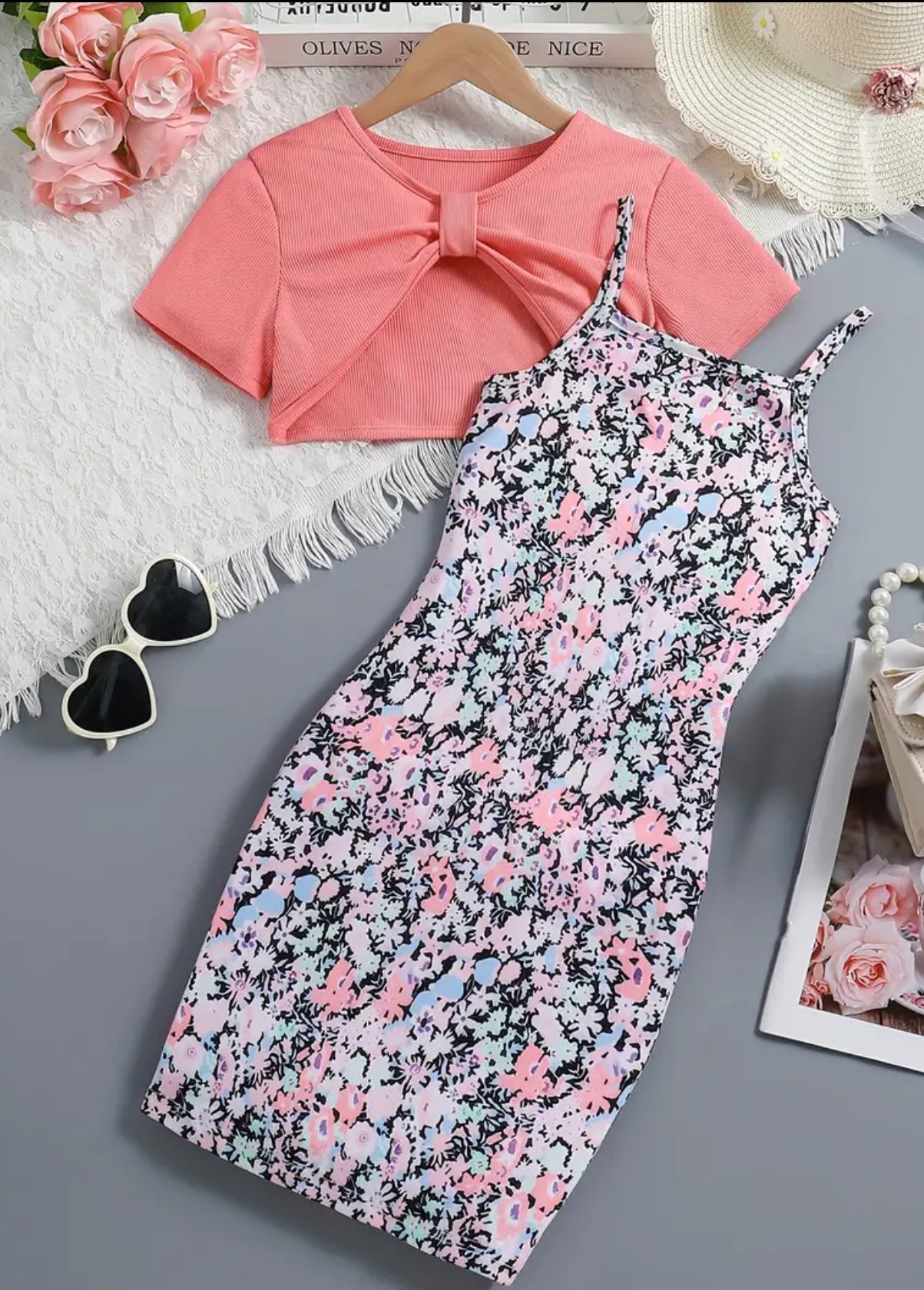 Conjunto de 2 piezas de top corto con lazo y vestido camisola con estampado floral para niñas