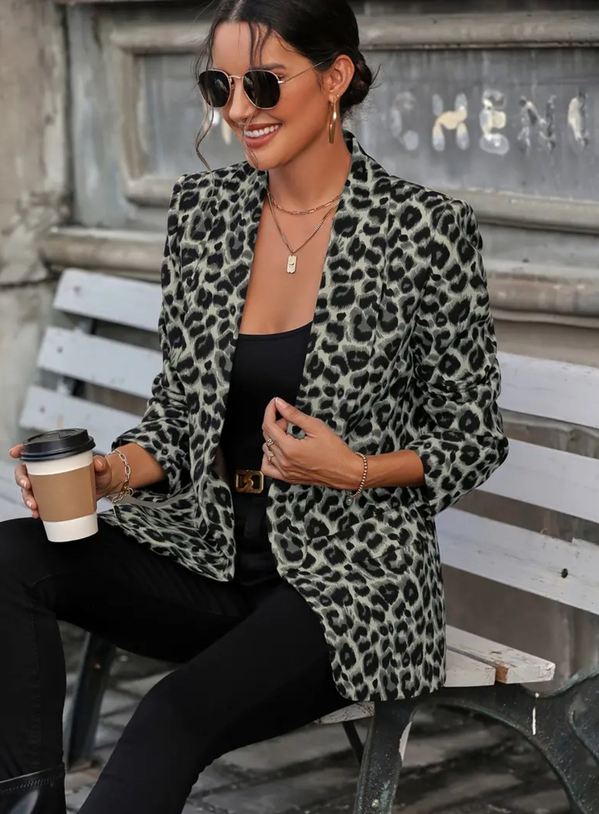 Blazer elegante de manga larga con solapa y frente abierto con estampado de leopardo