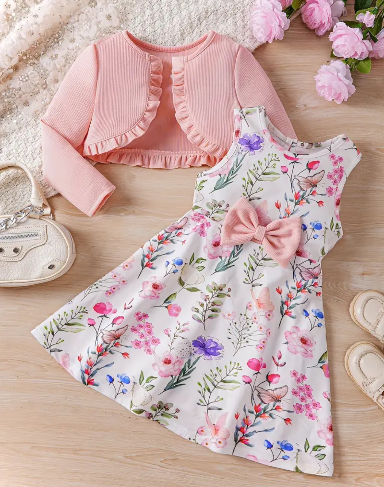 Vestido de niña con flores y fantasía 🌷🪻