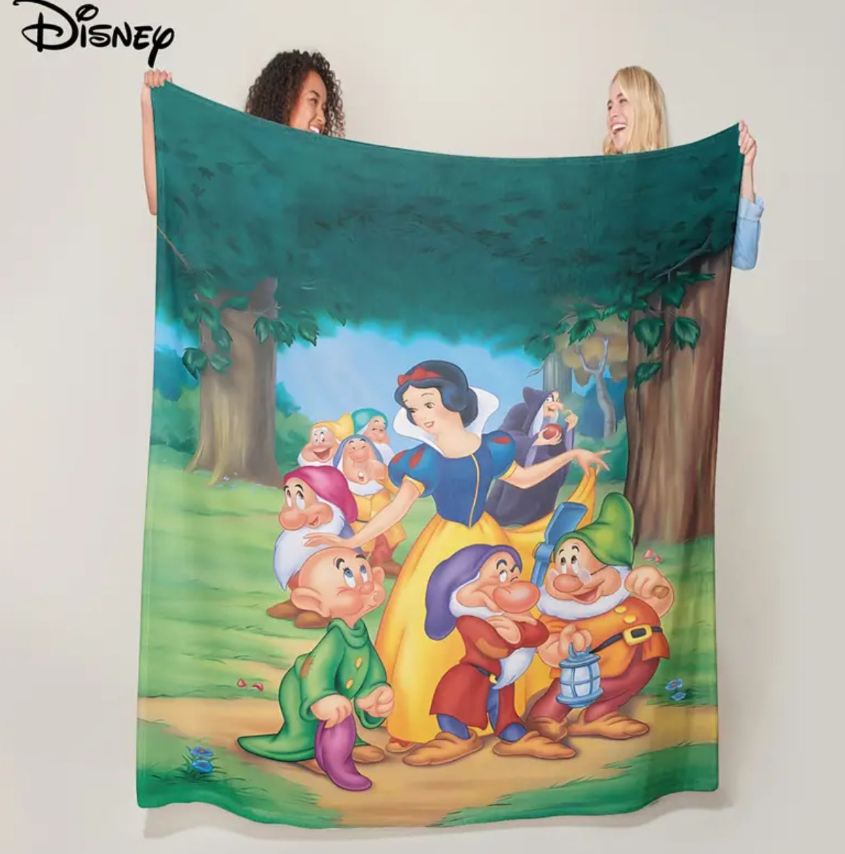 Snow White and the Seven Dwarfs Throw Blanket