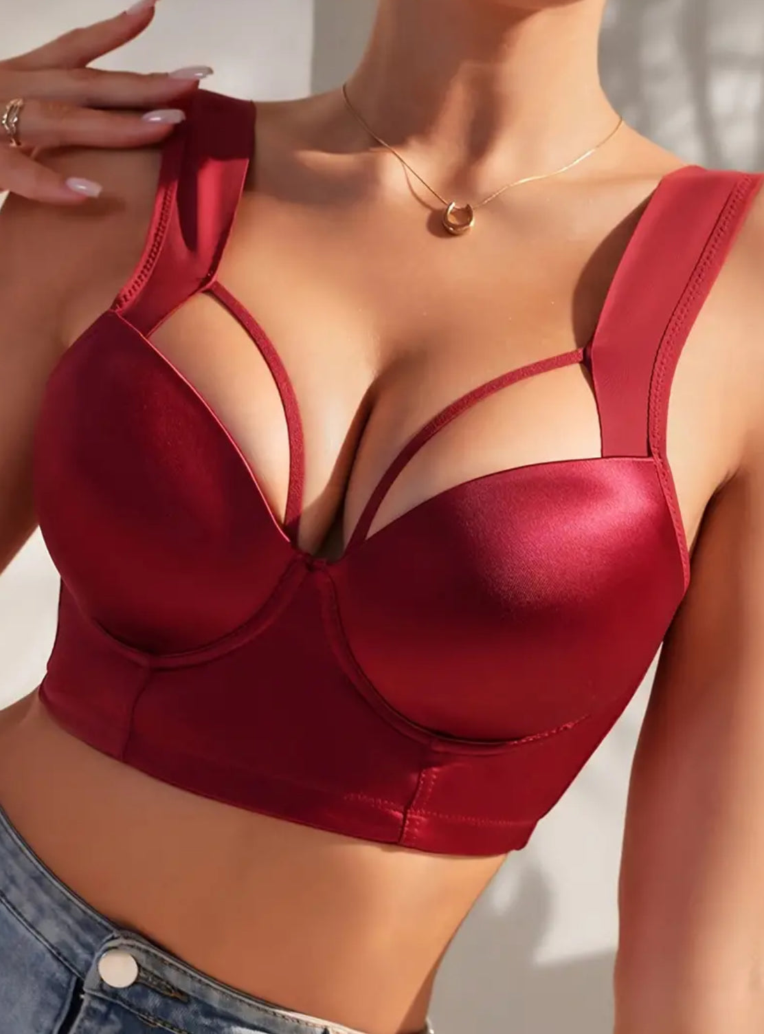 Luxurious Womens Lingerie, Sexy Cut -Out Bra + Supportive Underwire, Supportive Shoulder Straps