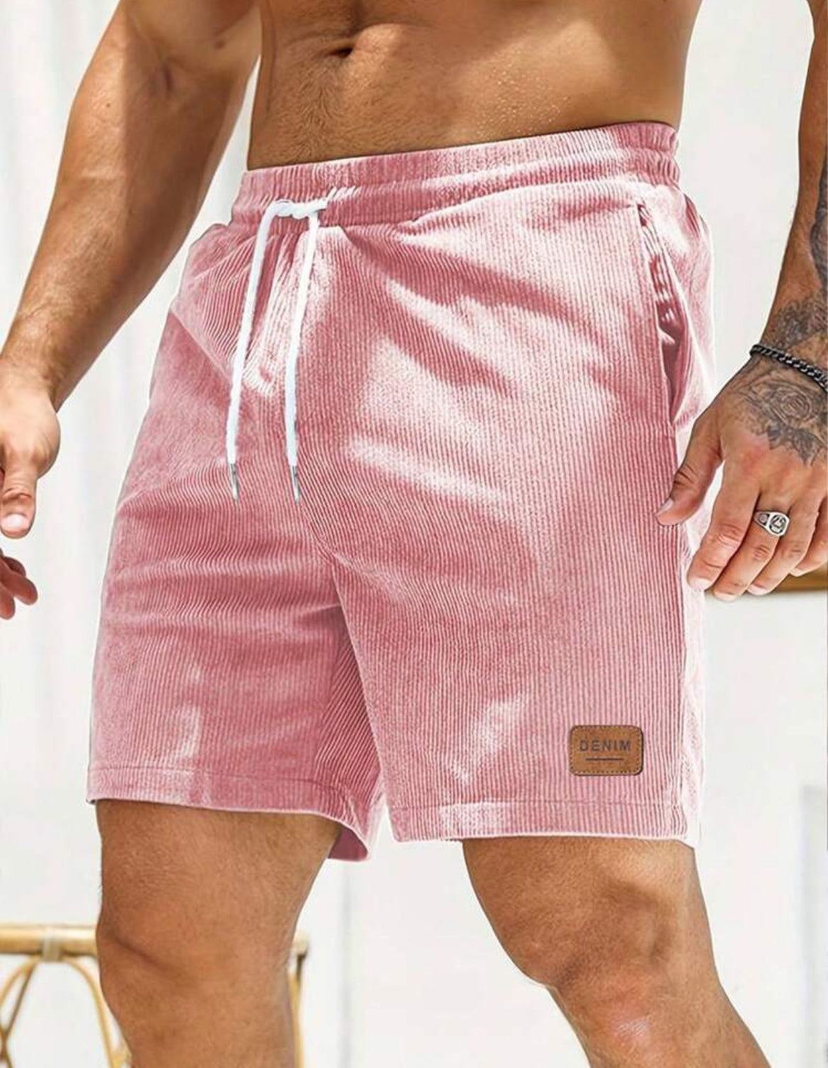 Pantalones cortos de mezclilla estilo pana para hombre