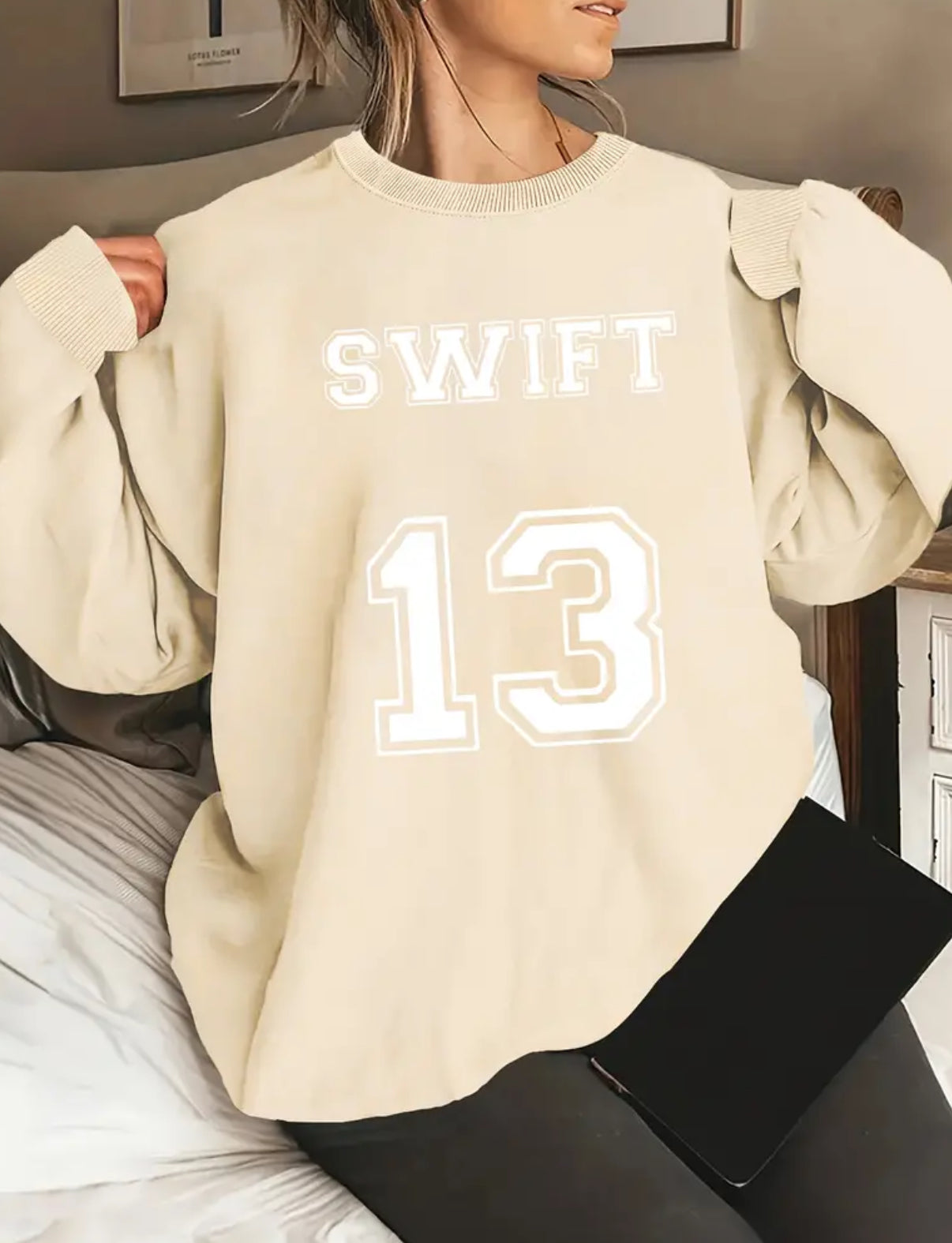 Sudadera informal de cuello redondo y manga larga con el lema “SWIFT 13”, talla hasta 2XL