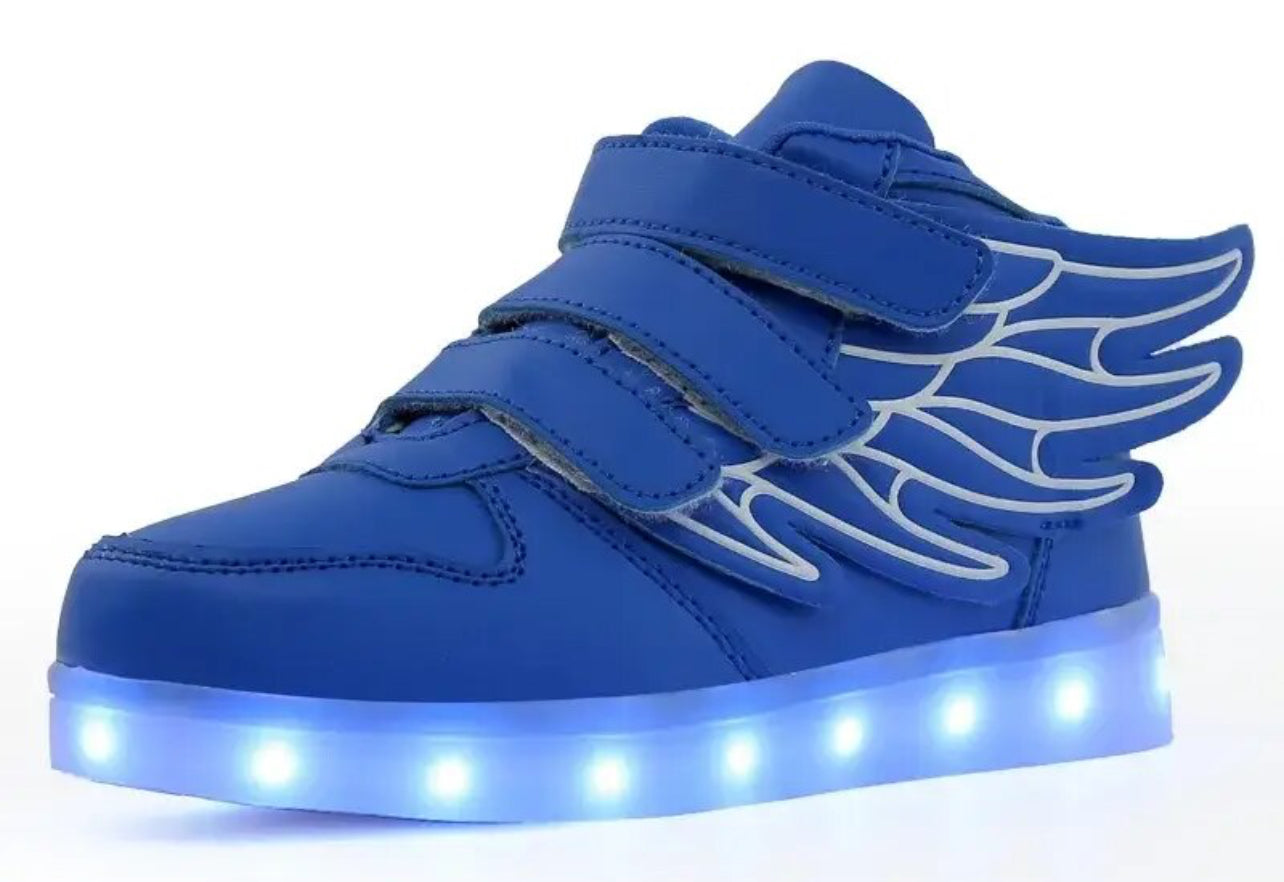 Color Wing, zapatos luminosos con carga LED para niños