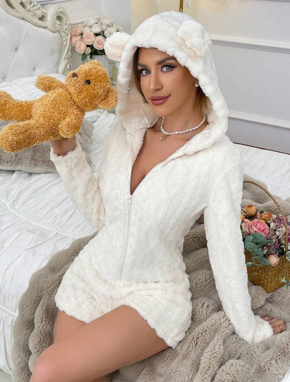 Pijama de peluche bordado con forma de osito con capucha y forma de mameluco “Baby Bear”