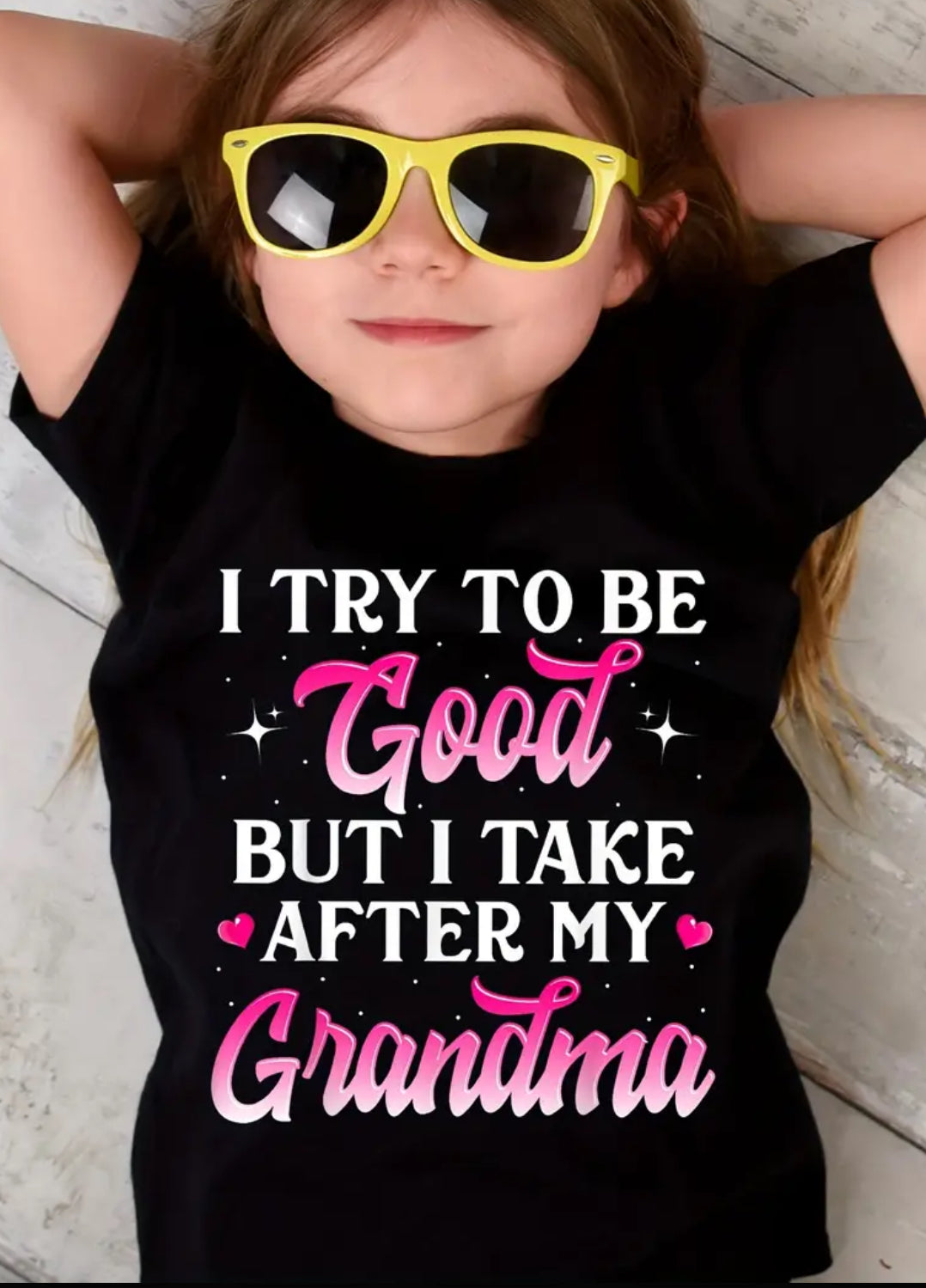 Camiseta gráfica vibrante inspirada en la abuela “Intento ser buena” para niñas