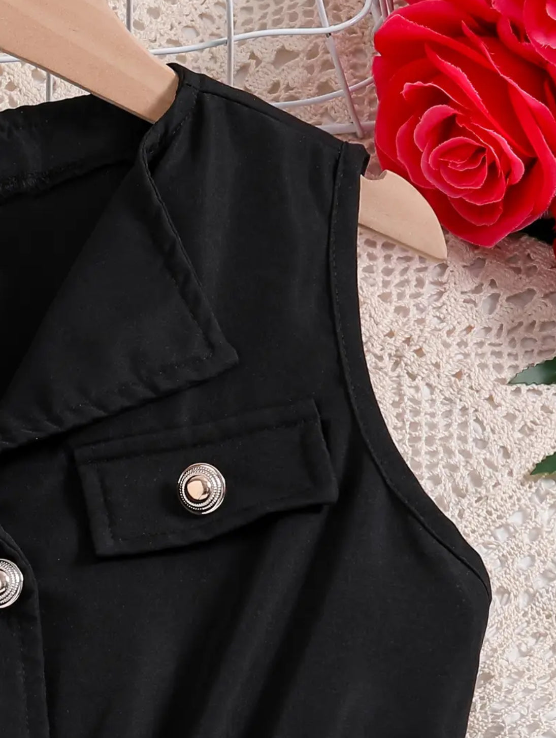 ‘PROFESH’ 🖤 Stylish Solid Color Sleeveless Lapel Jumpsuit With Belt For Girls 