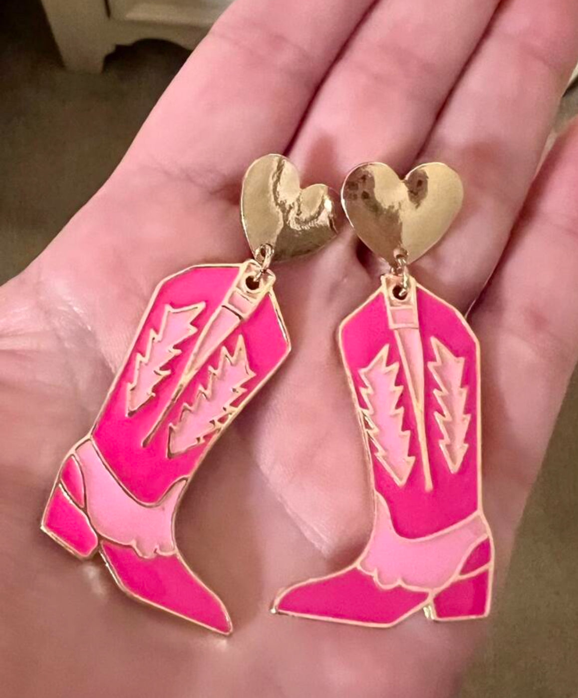 Bohemian Boot Shape Dangle Earrings With Pink Design, Alloy Gold Heart