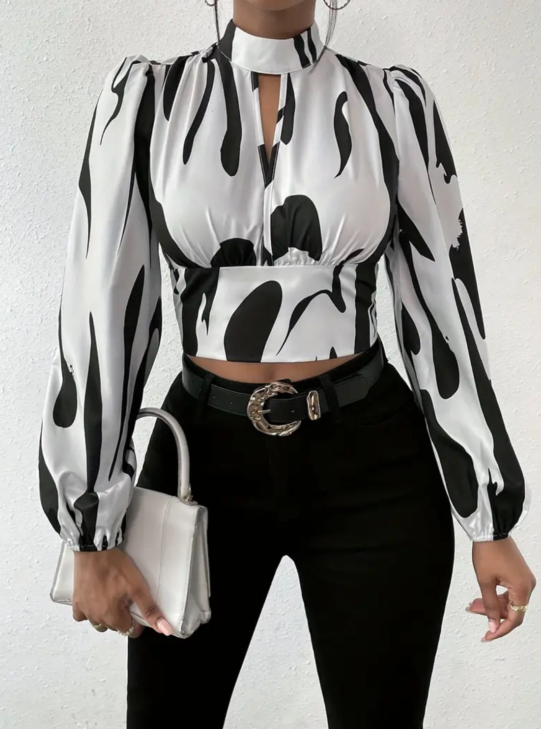 Elegant Long Sleeve Cut Out Crop, Shirred Blouse 🖤