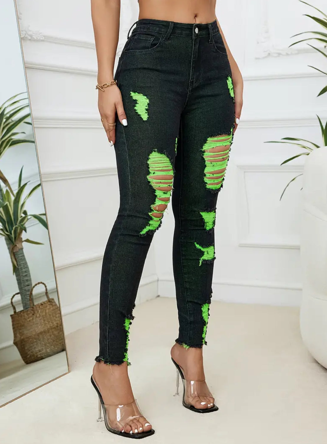 Women’s Ripped Slim Fit Mid-Stretch Tight Jeans