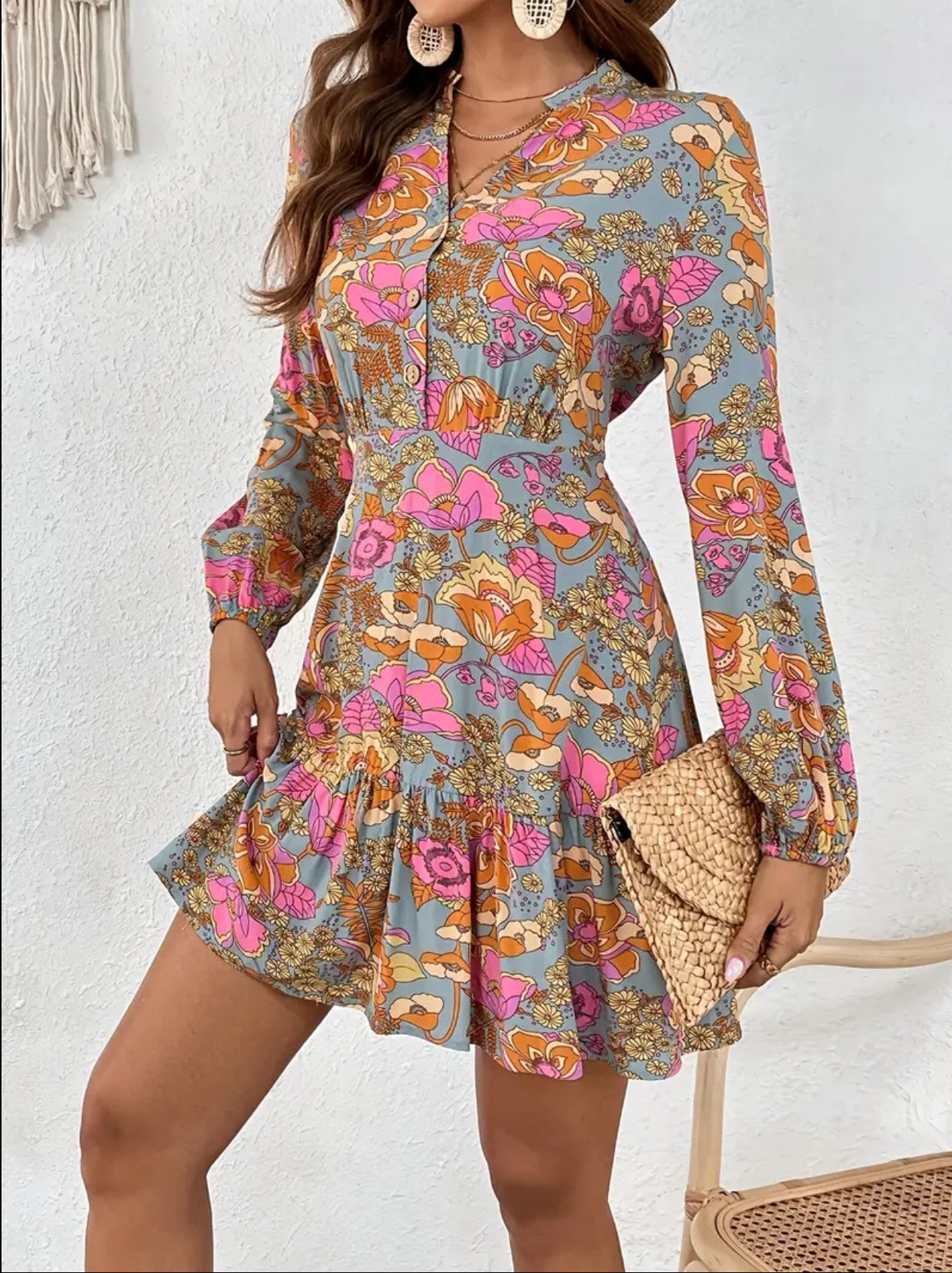 Vestido con botones delanteros y manga larga con estampado floral