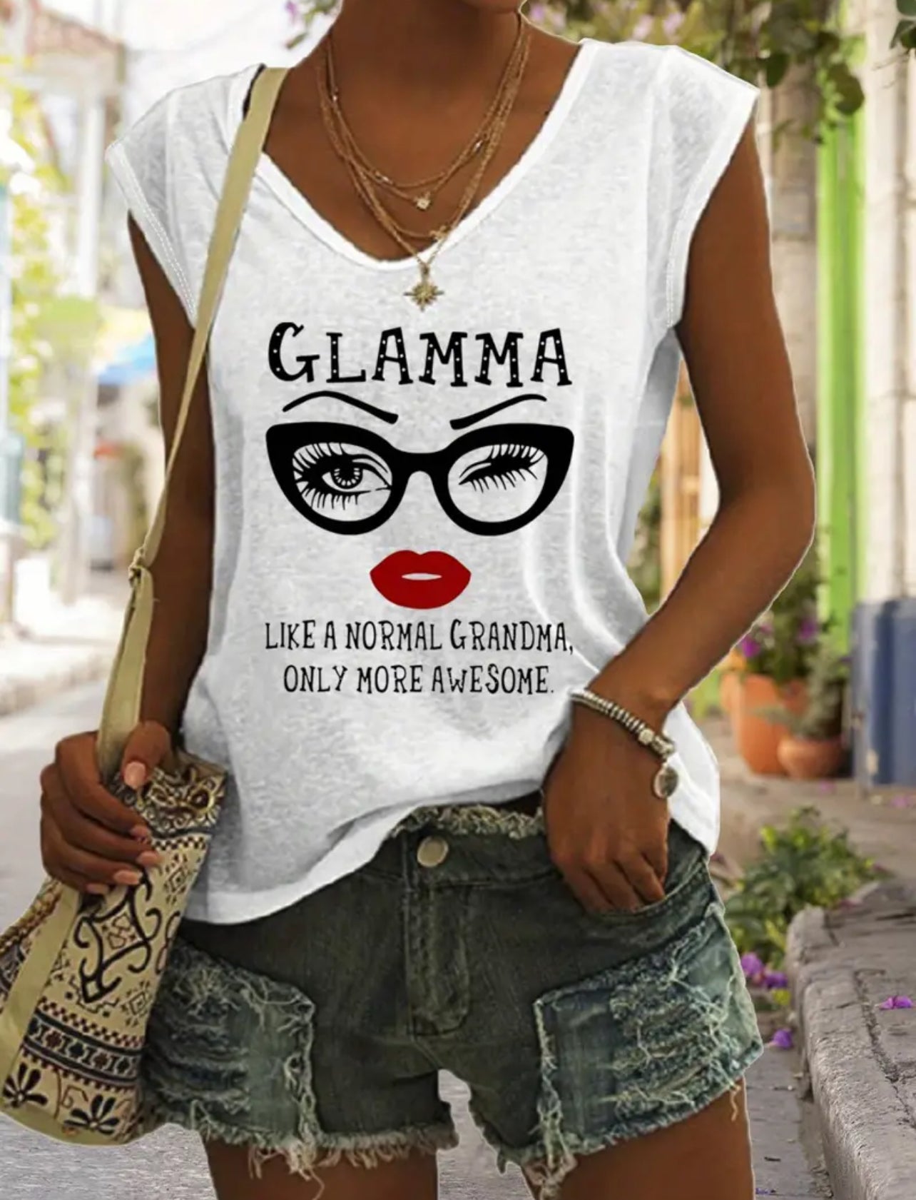 Humorous “Funny Tanks” For Posh Grandma 💋& Mommies