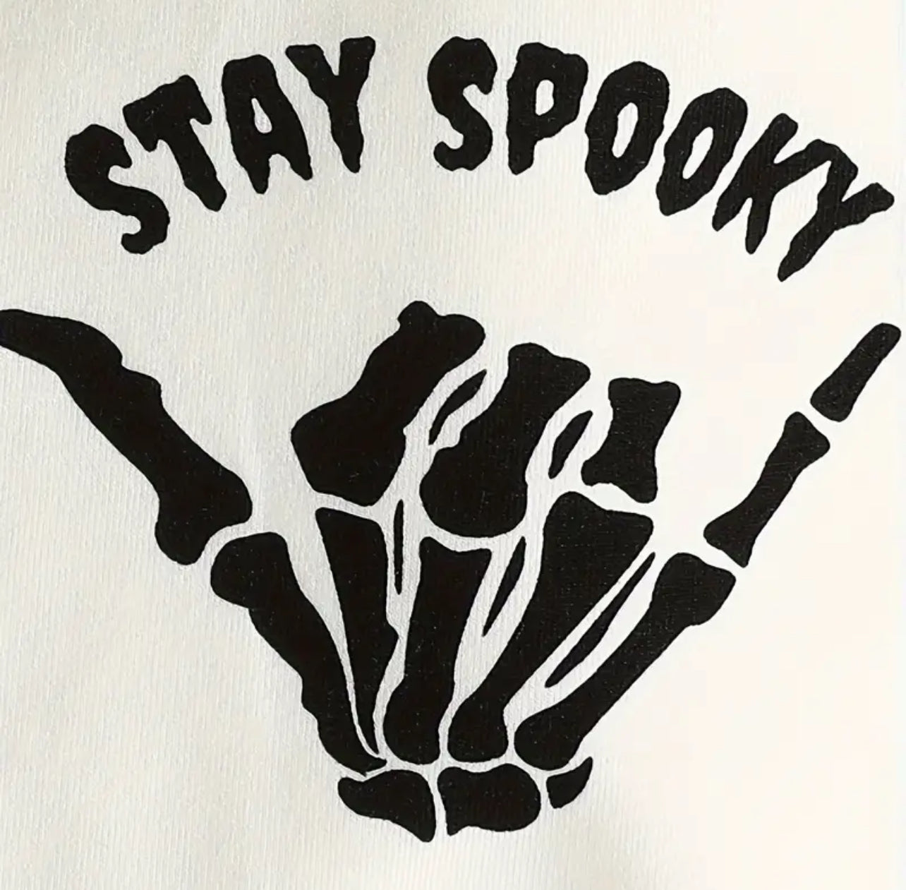 Sudadera con estampado "Stay Spooky" y pantalones casuales con estampado de cuadros