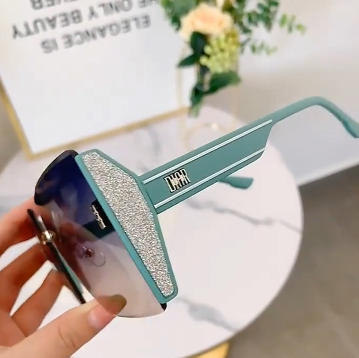 “Old Hollywood” Oversized Square Sunglasses With Gradient Lens For Women + Includes Case, Cloth, And Bag