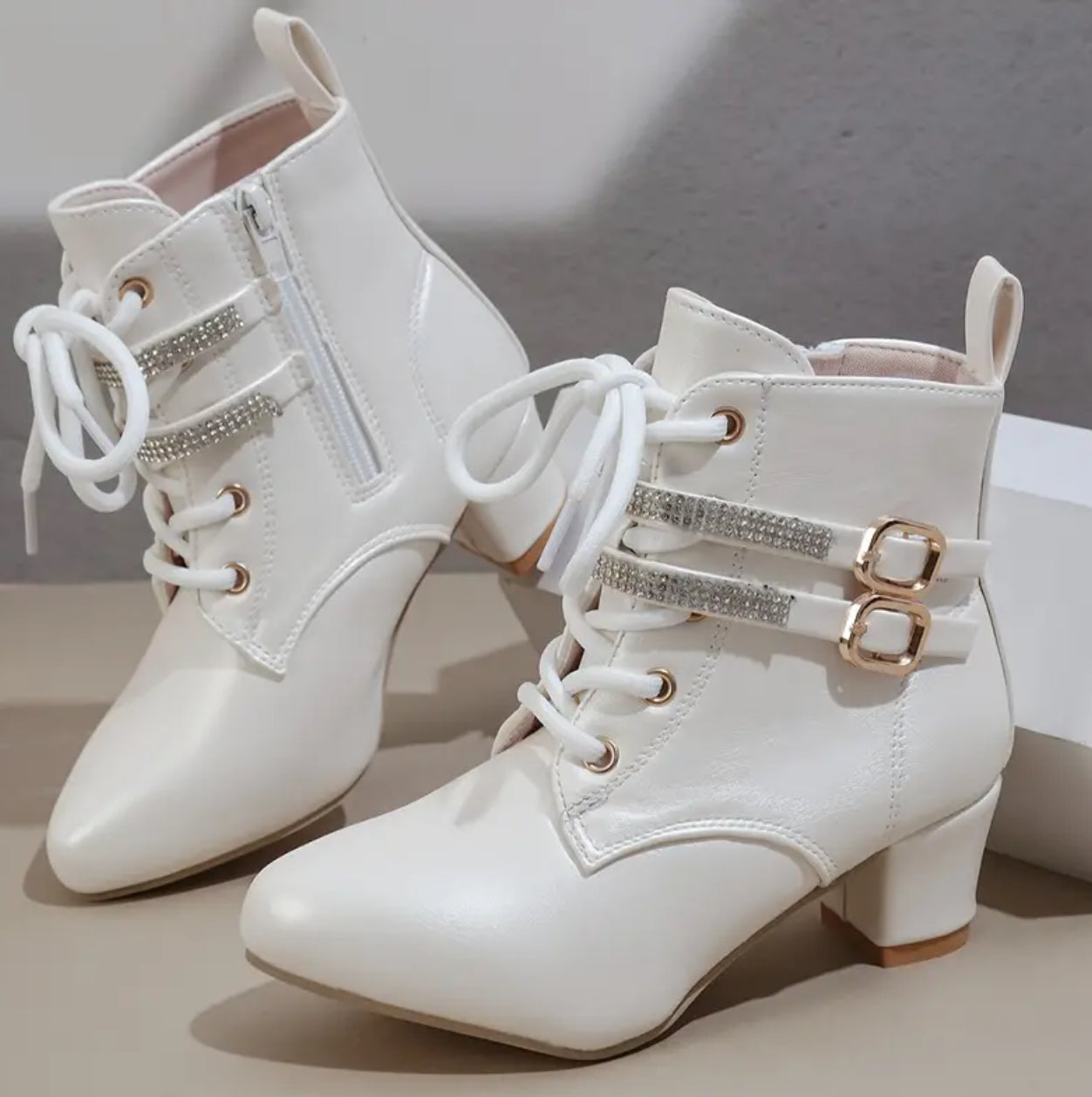 Botas de tacón bajo “White Diamonds” para adolescentes