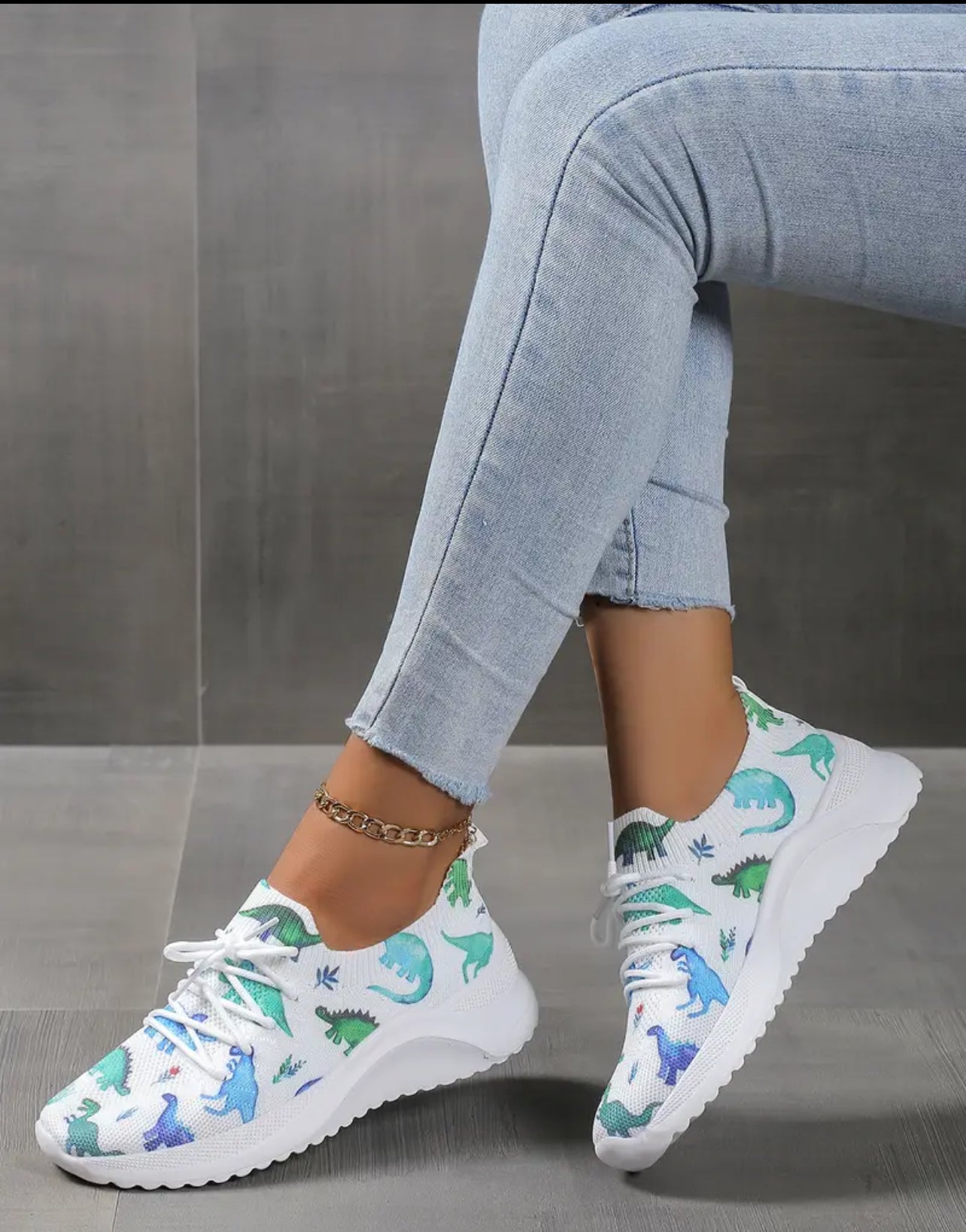 Dinosaur Lace Up Low-Top’s