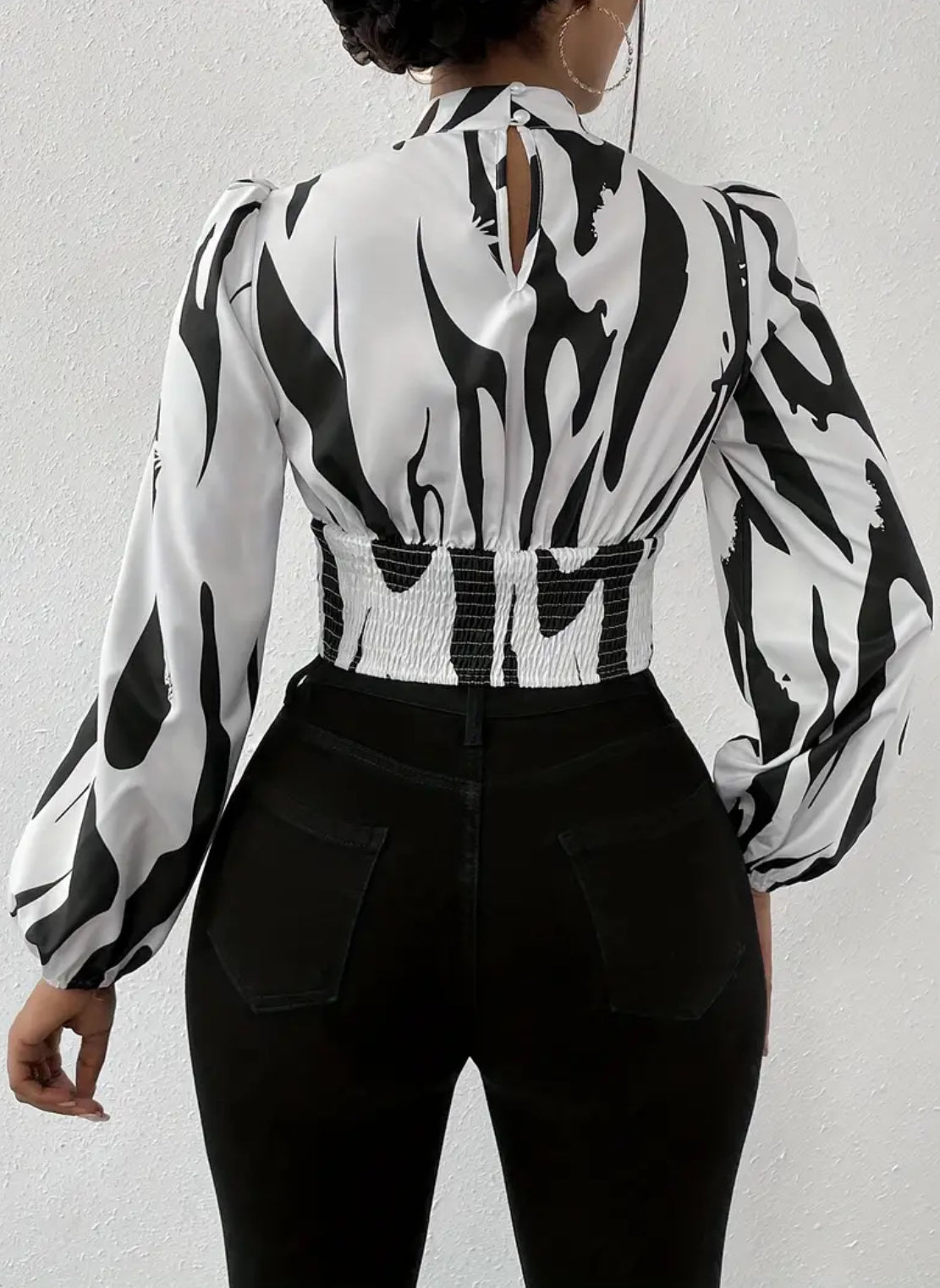 Elegant Long Sleeve Cut Out Crop, Shirred Blouse 🖤