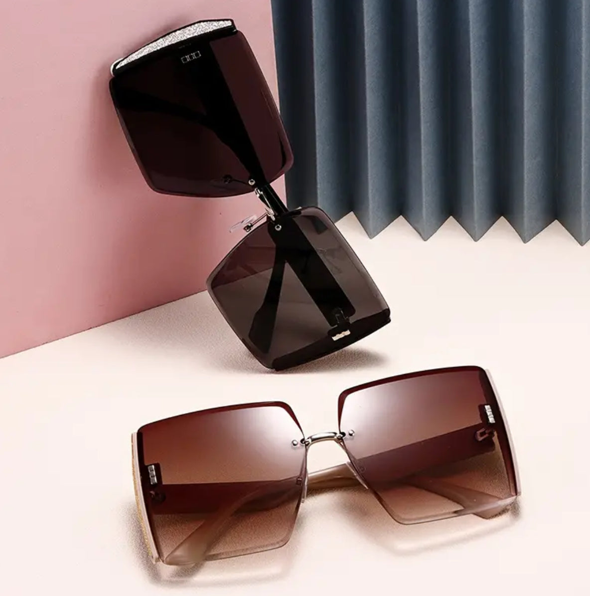 “Old Hollywood” Oversized Square Sunglasses With Gradient Lens For Women + Includes Case, Cloth, And Bag