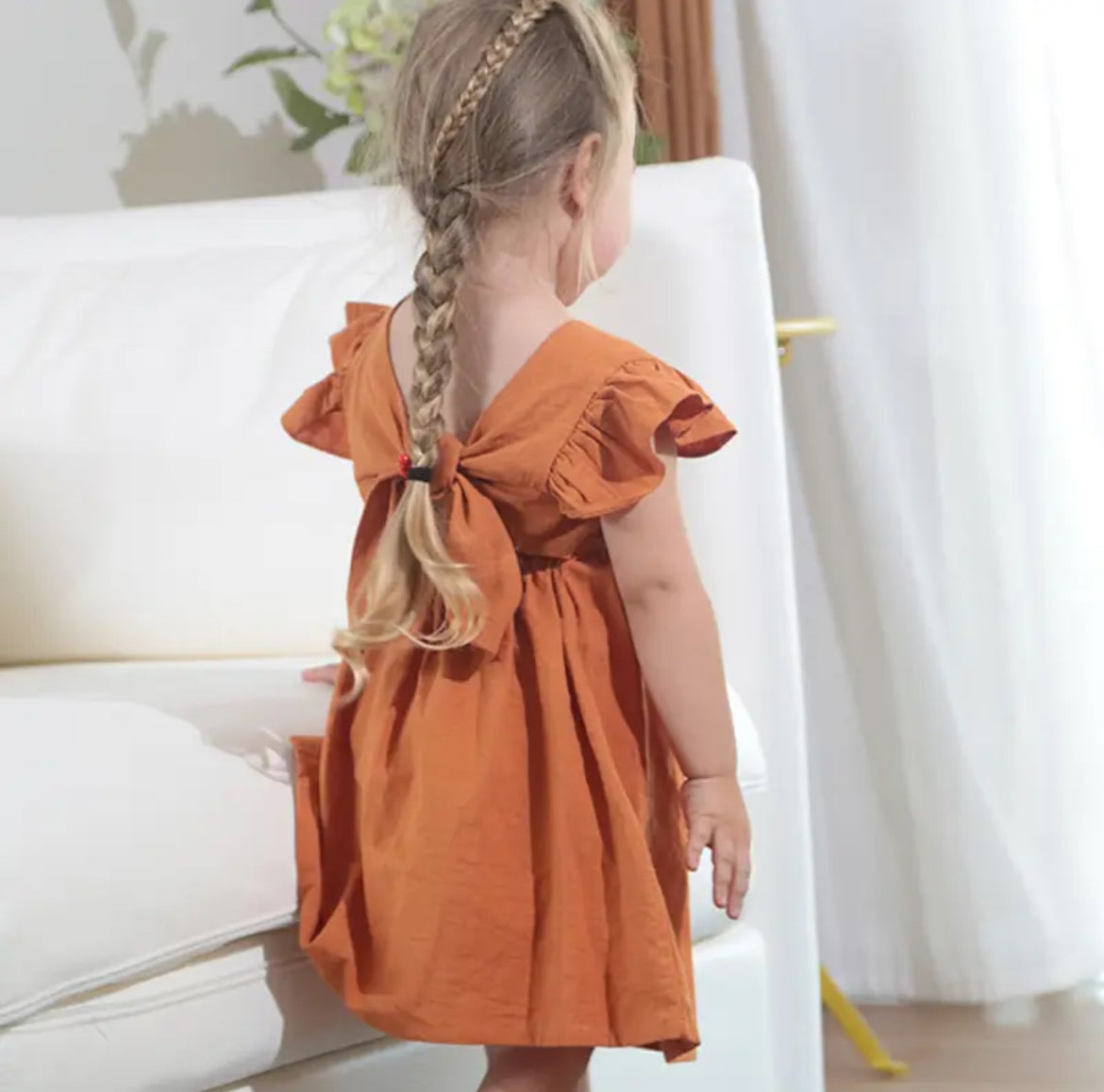 Vestido para niñas Essentials de “Kids Tales”, volantes en las mangas