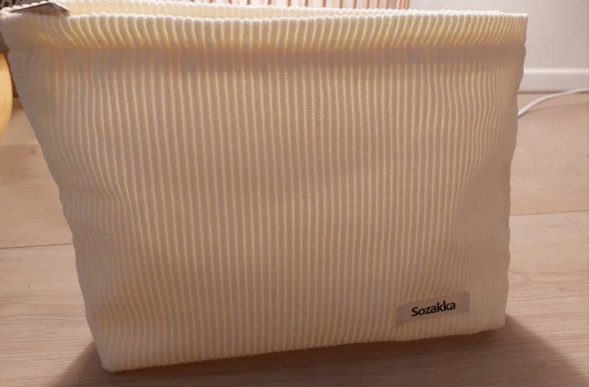 Bolsa de viaje portátil de pana para guardar cosméticos Sozakka de Earthies