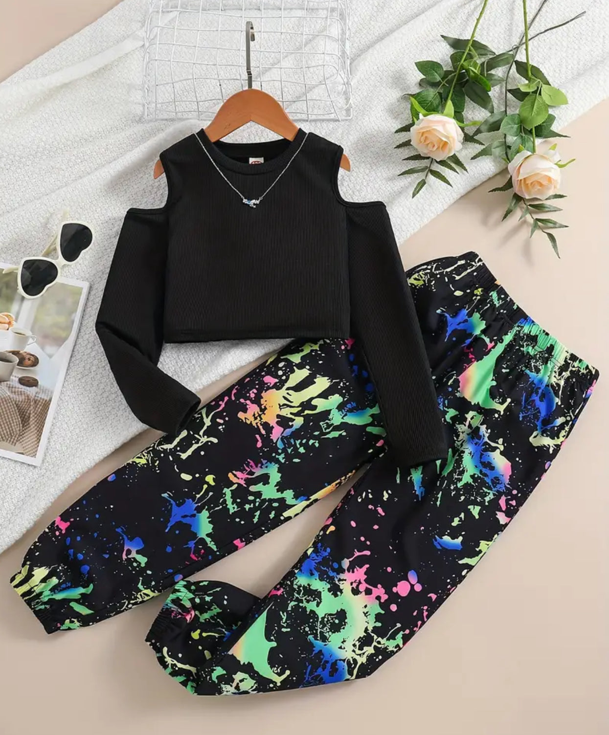 2pcs, Solid Cold Shoulder Long Sleeve T-shirt Top + Ink Graffiti Print Pants