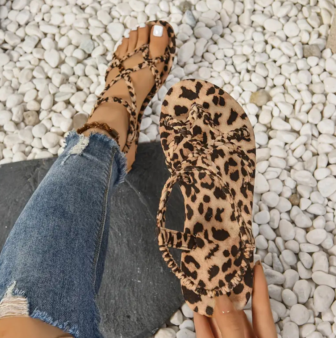 Chic 🐆 Leopard Print Flat Sandals for Women, Rubber Sole, Open Toe Slip-On, Comfortable Casual