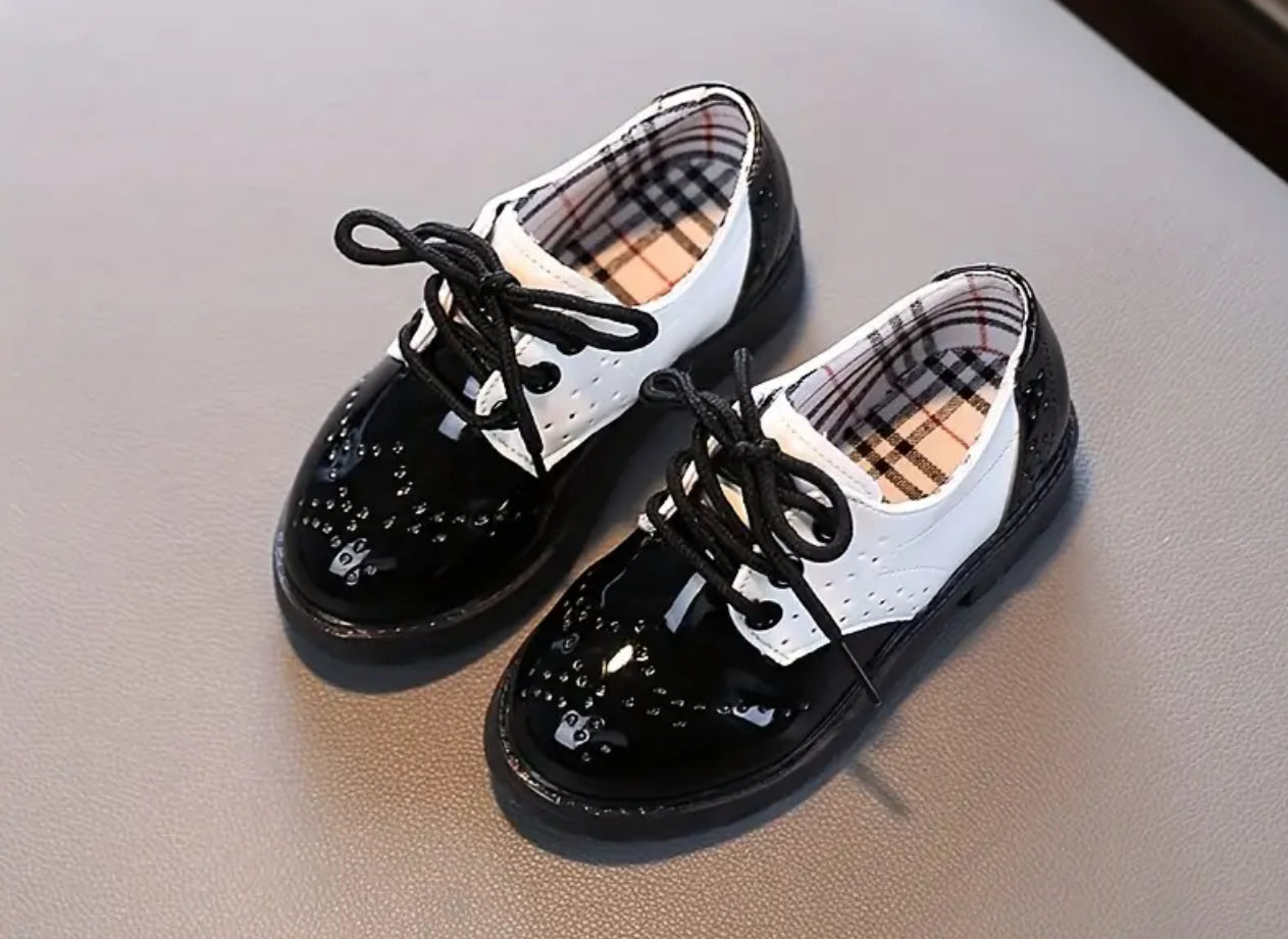 Zapatos con cordones para caballeros pequeños “Fancy Dancy” para niños